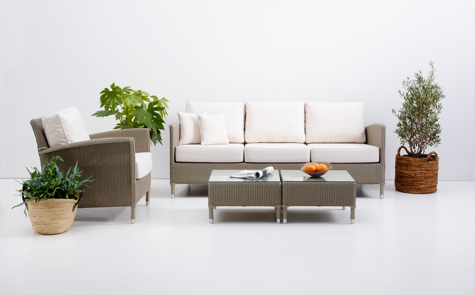 vincent-sheppard-dovile-lounge-sofa-3S-lounge-chair-footrest