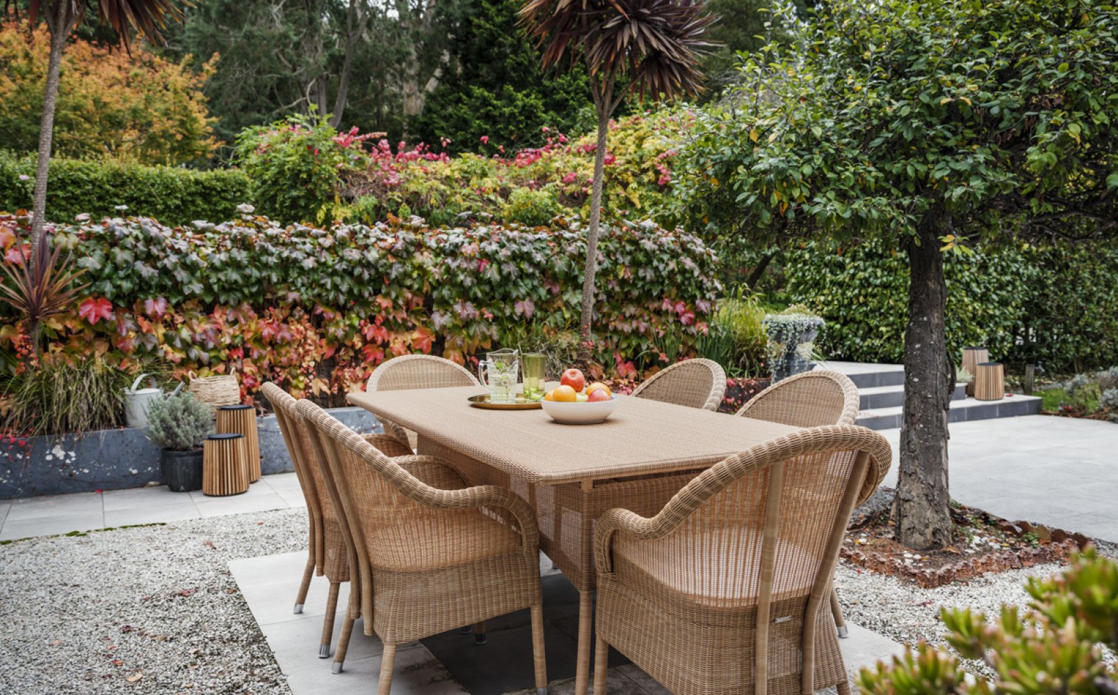 Safi_Dining_Table_Mia_chairs