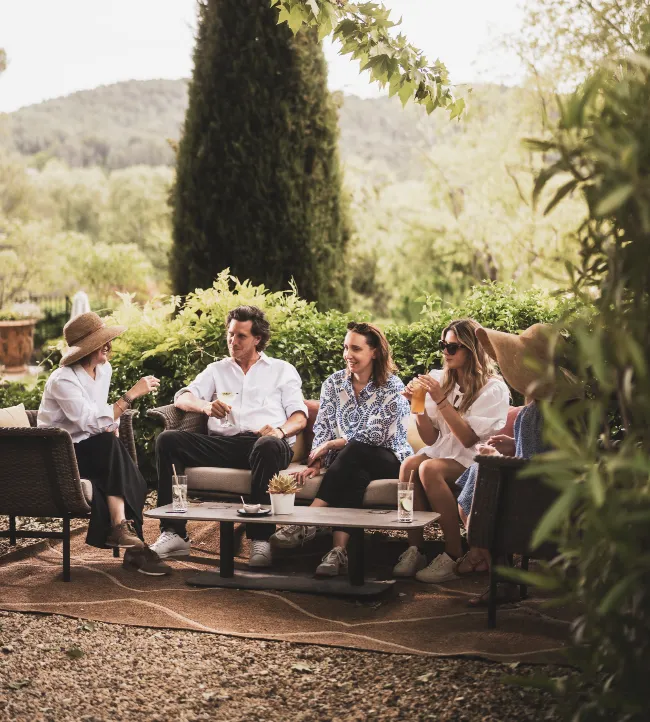 cande-lodgesstevictoire-vincent-sheppard-wicked-lounge-set-3
