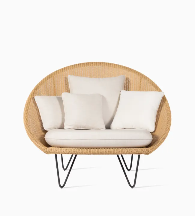 vincent-sheppard-joe-lounge-chair-black-base-clear-front-f9