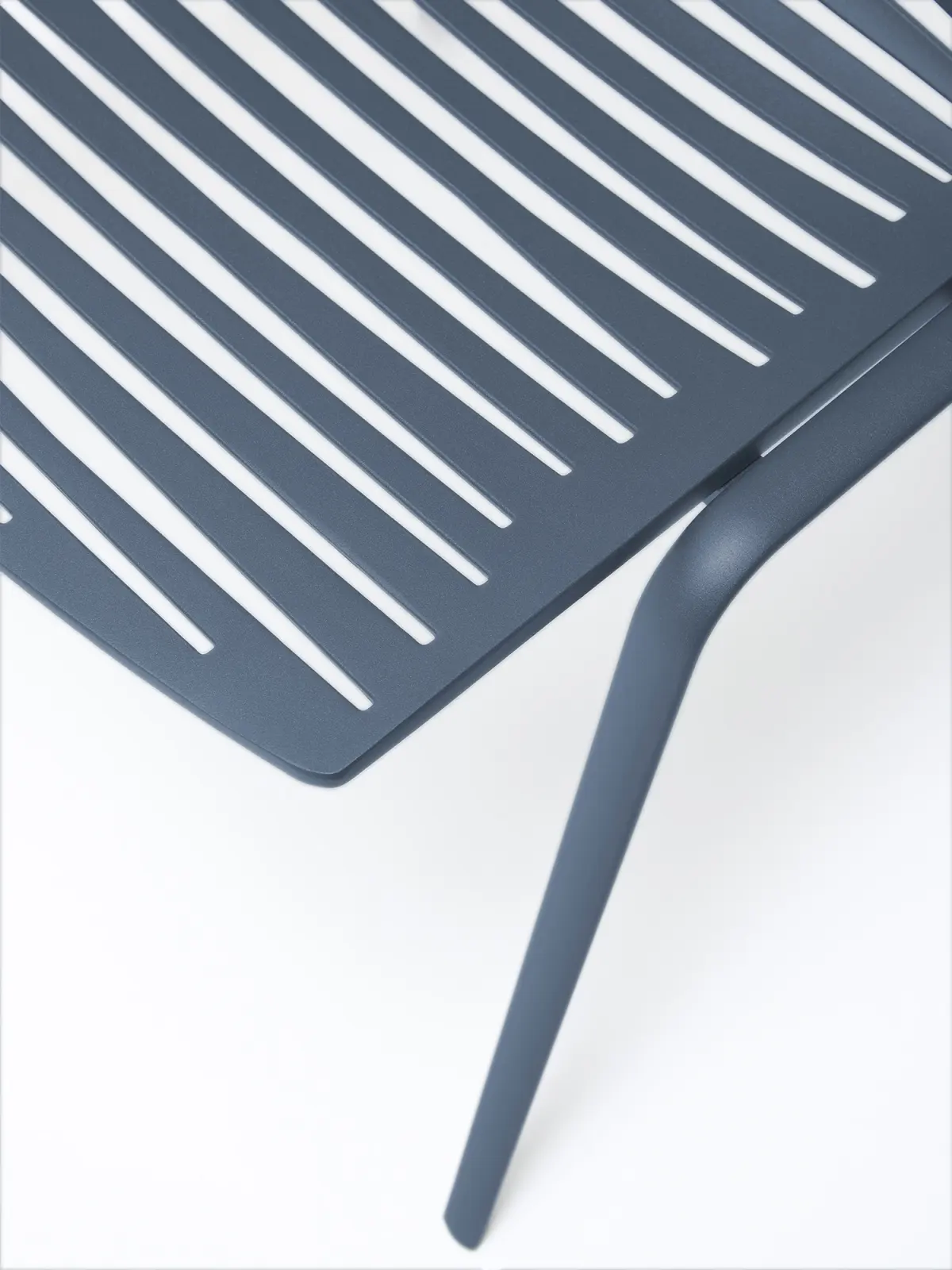 fast-zebrasidechair-greybluedetail2-1500x2000