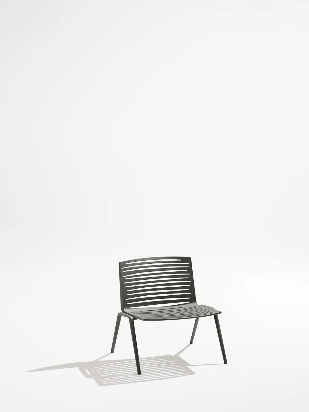 fast-zebraloungechair-metallicgrey-1500x2000