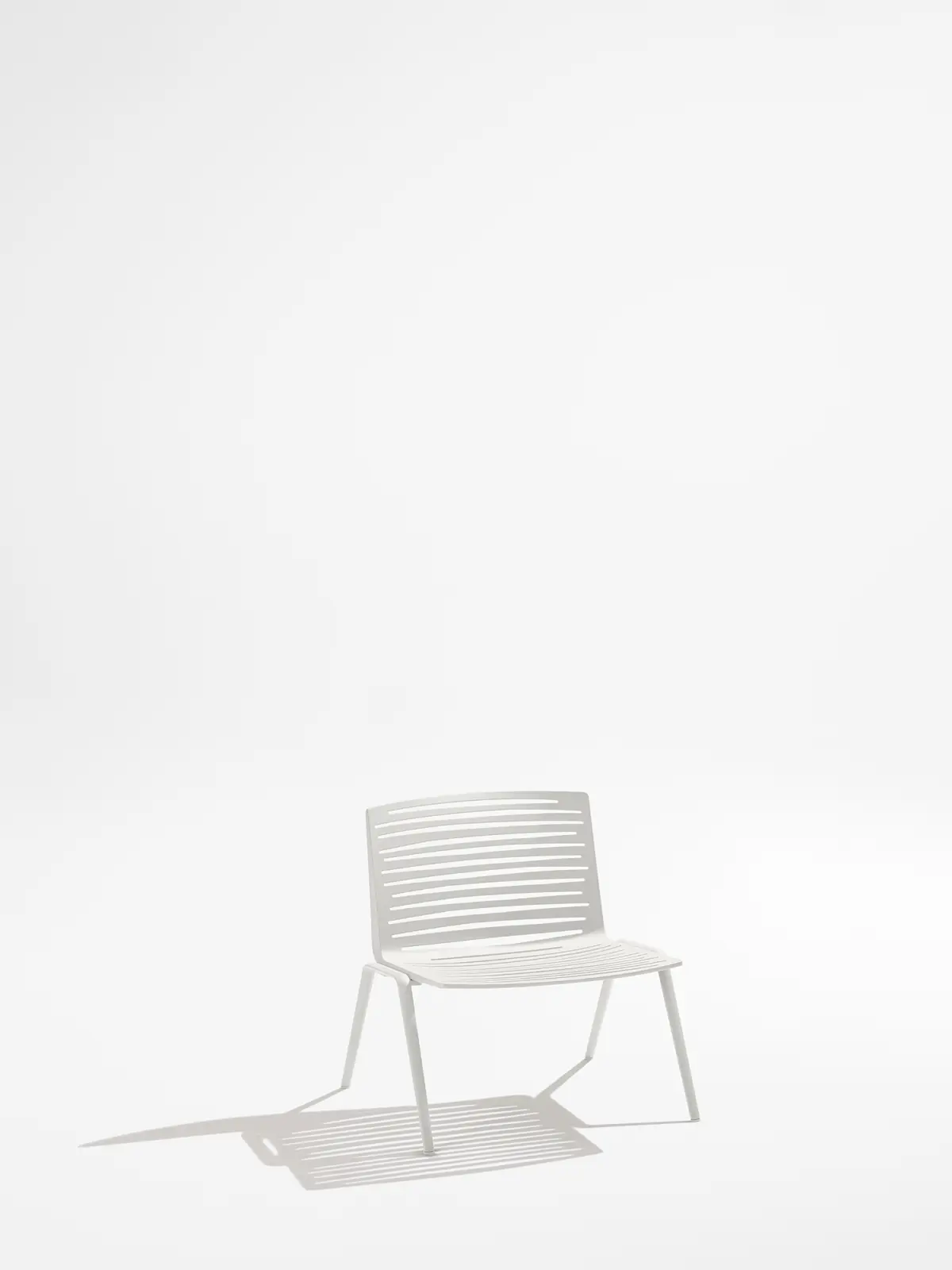 fast-zebraloungechair-white-1500x2000