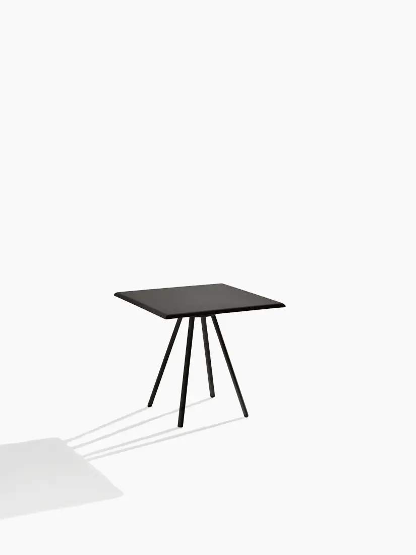 fast-zebrasquaretable-metgrey-1500x2000