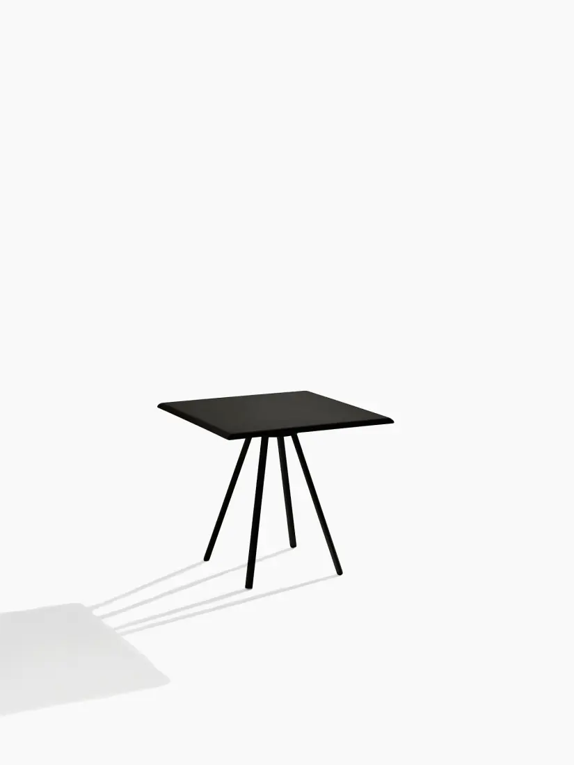 fast-zebrasquaretable-black-1500x2000