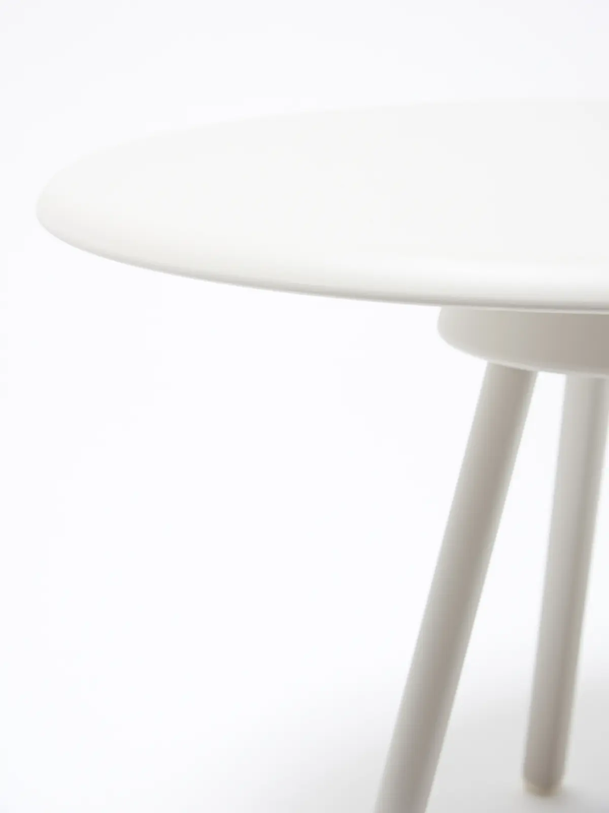 fast-zebracoffeetable-white-cu1-1500x2000