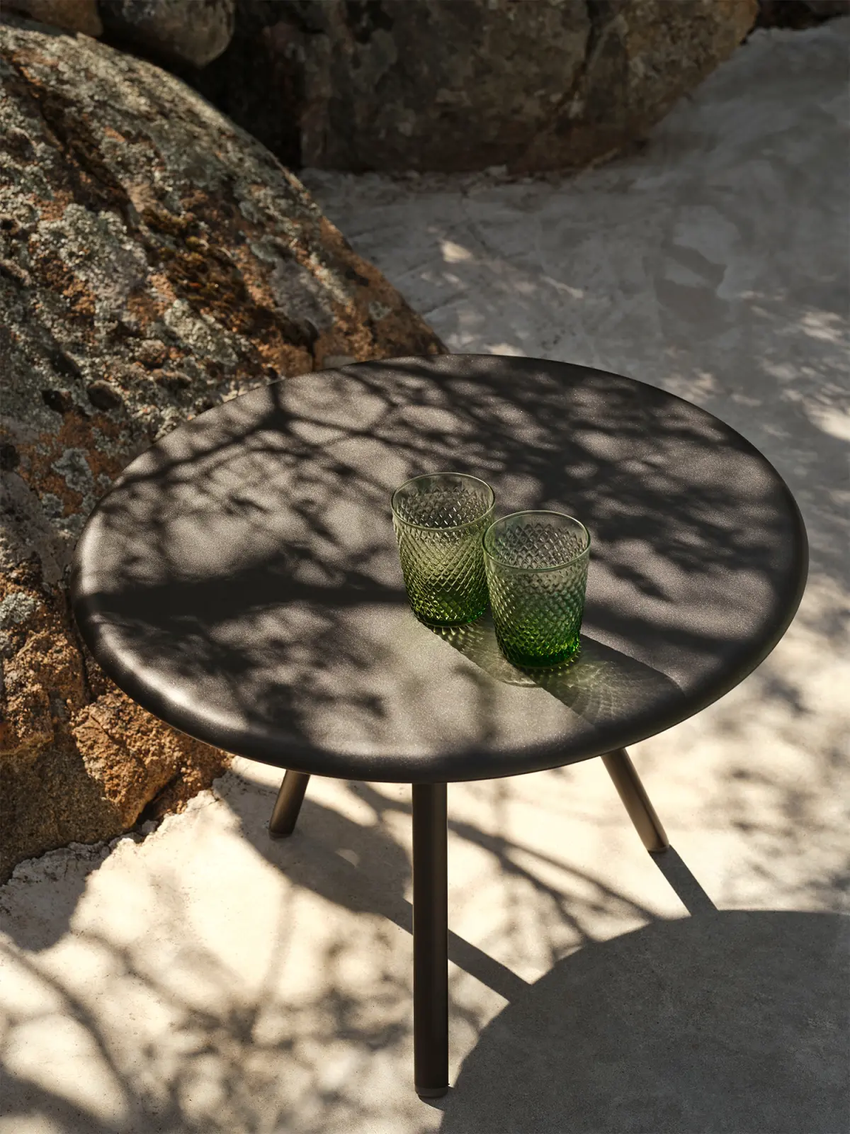 fast-zebracoffeetable-black-ls-1500x2000