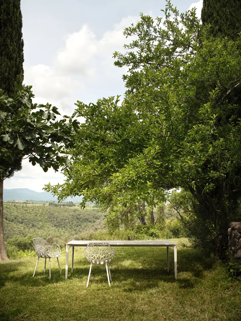 fast-allsizerectangulartable-forestchair-wide-2000x2600