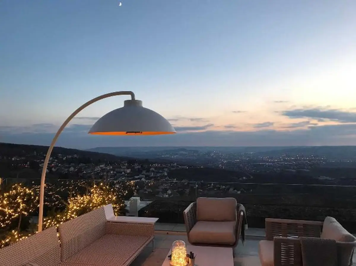 royalchampagne1-scaled