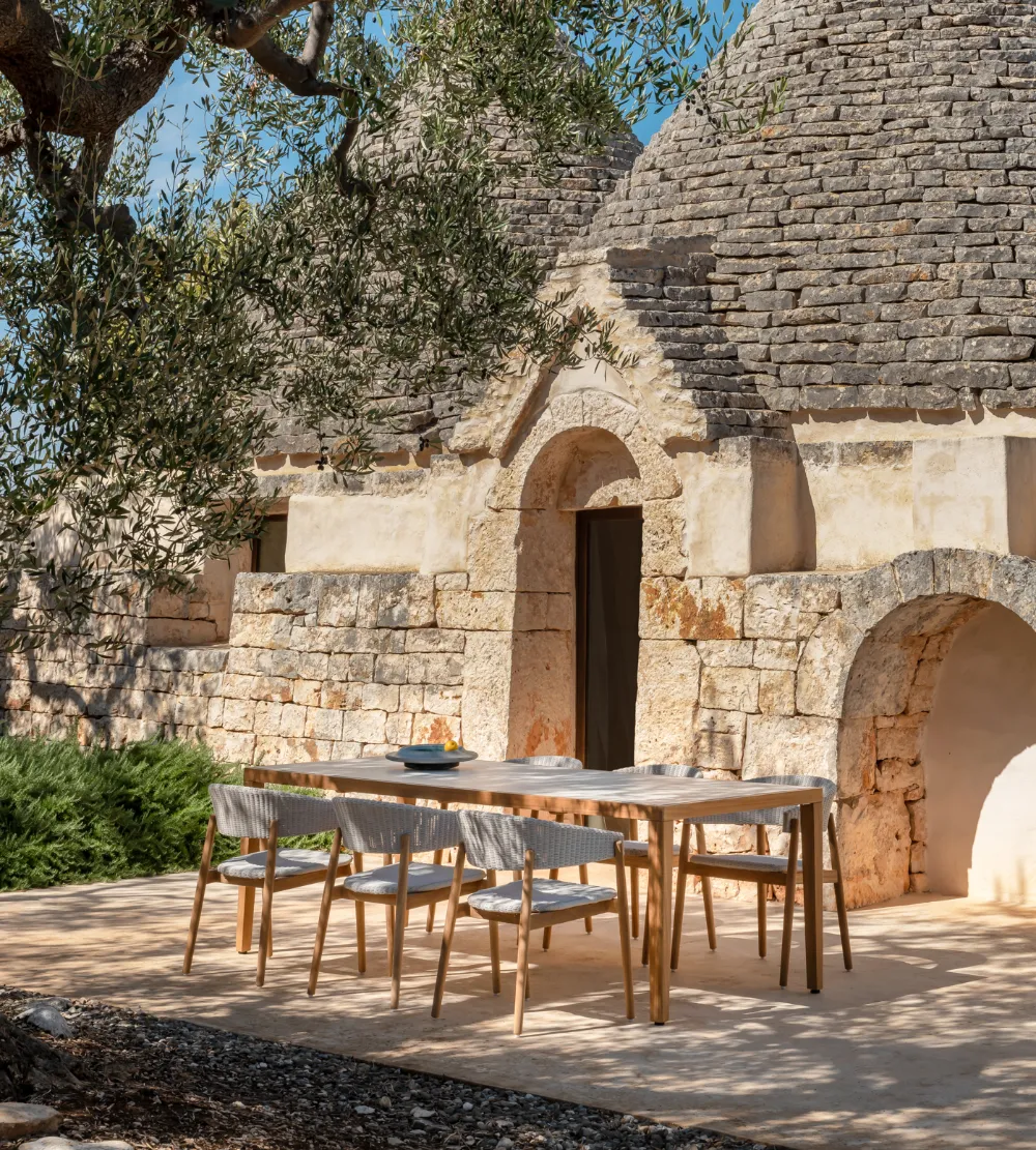 vincentsheppard-monadiningchair-voltadiningtable-a1-300dpi