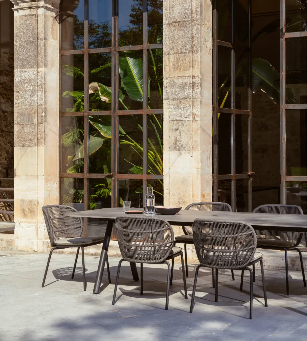 vincentsheppard-kododiningtableslatemorrocanbrownkododiningchair-cushelenaalmond-matchagreen-3-hr