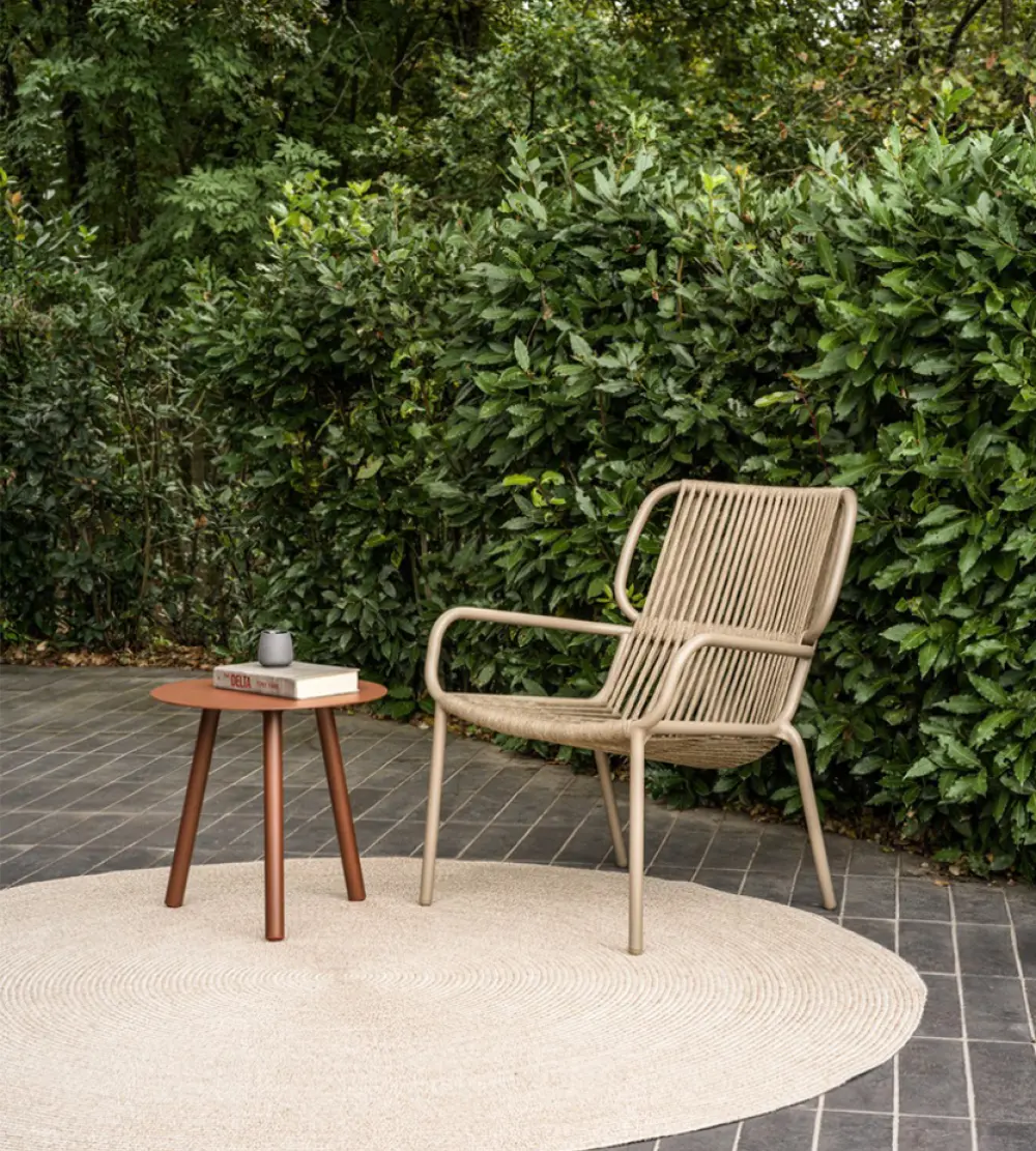 vincent-sheppard-ribbonloungechairtaupe-lilosidetablerust