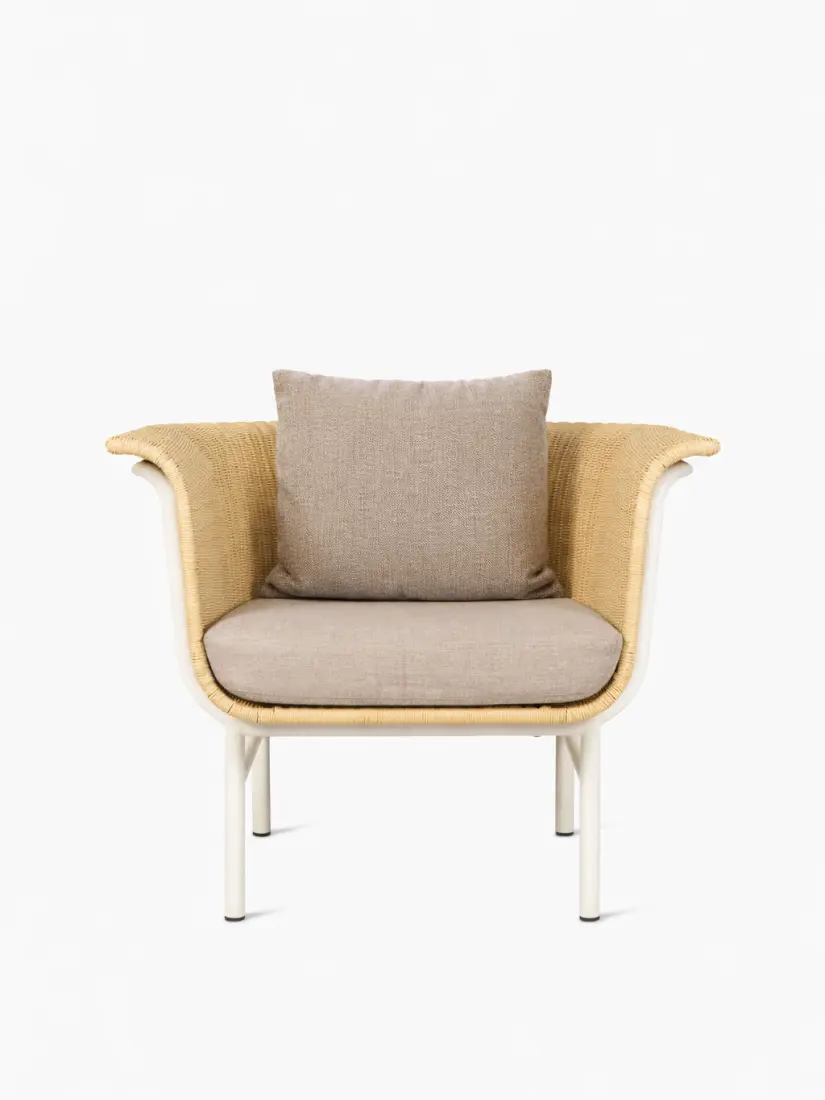 wicked-lounge-chair-in-natural-with-white-alum-frame