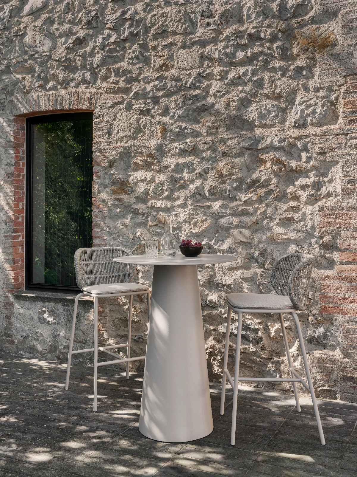 vincent-sheppard-kodo-bar-stool-dune-white-sandro-bar-table-ceramic-portland-hr