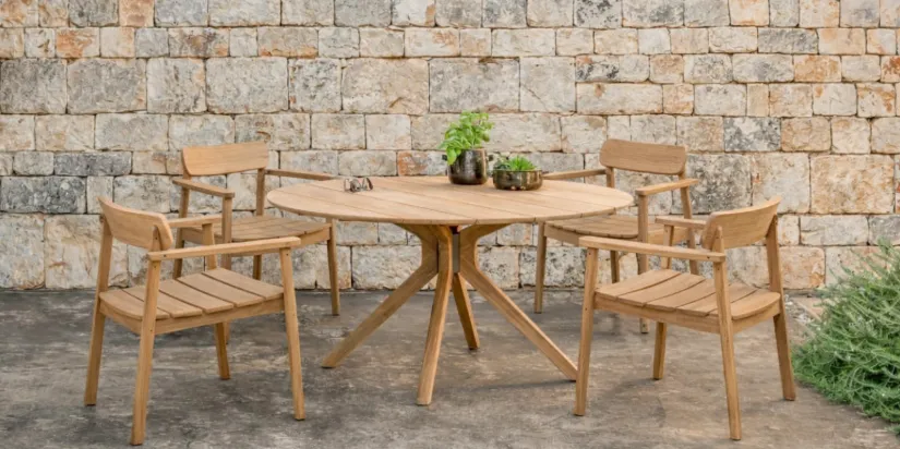 set-noa-table-with-freya-dining-chairs