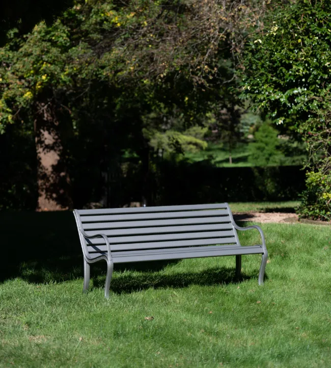 Fast Outdoor Oasi bench 3-seater in Iron Grey