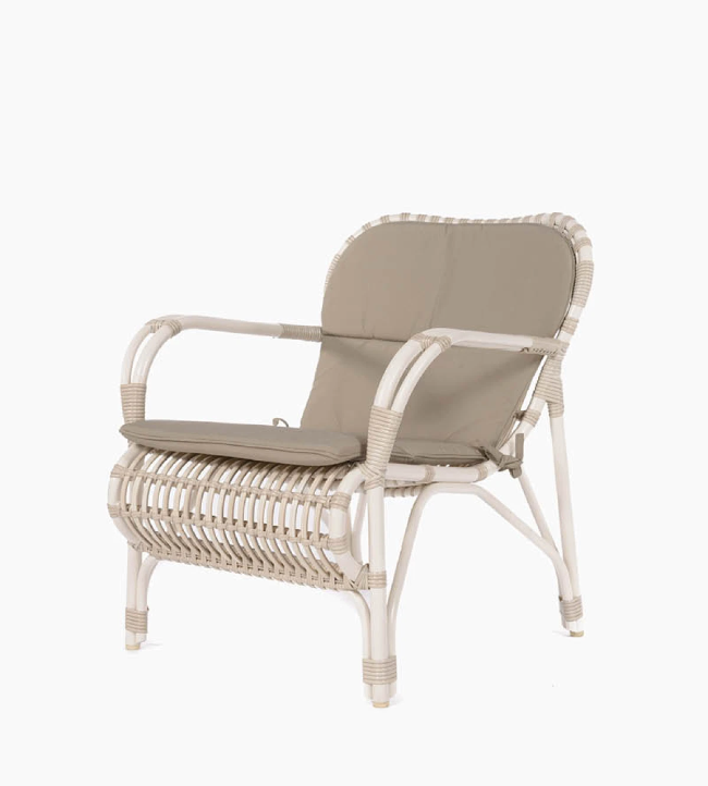 inline-large-vincentsheppard-lucyloungechaircushion-main-800x1000