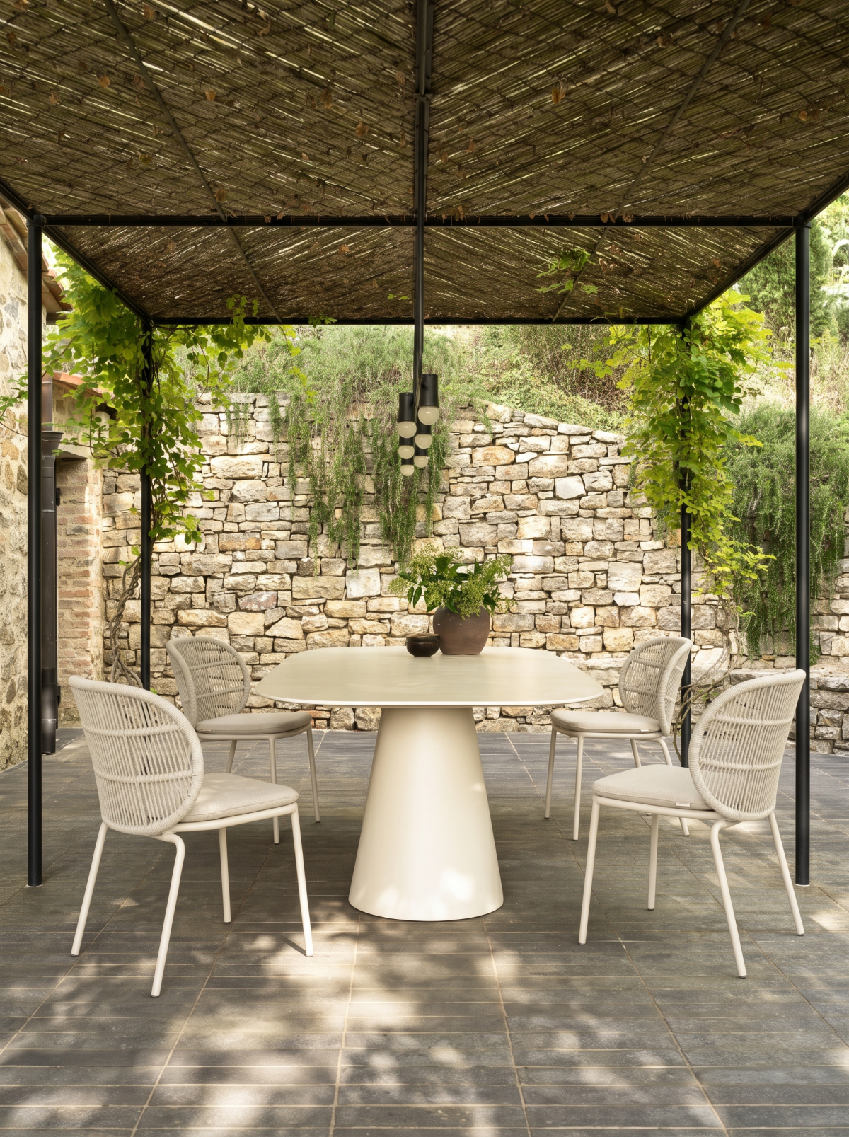 sandro-rectangle-dining-table-kodo-dining-chair