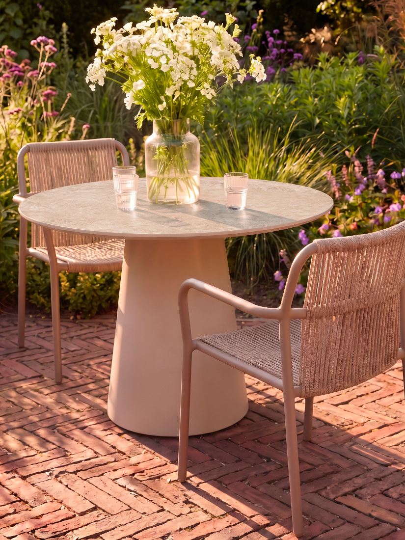 sandro-round-dining-table-sweep-dining-chair-2