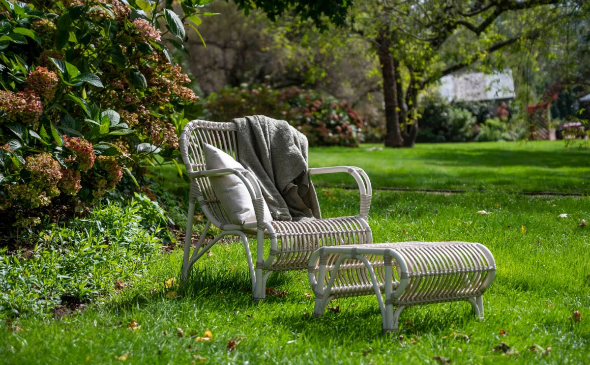 Landscape_LucyLazyArmchair_extra_1616x1000