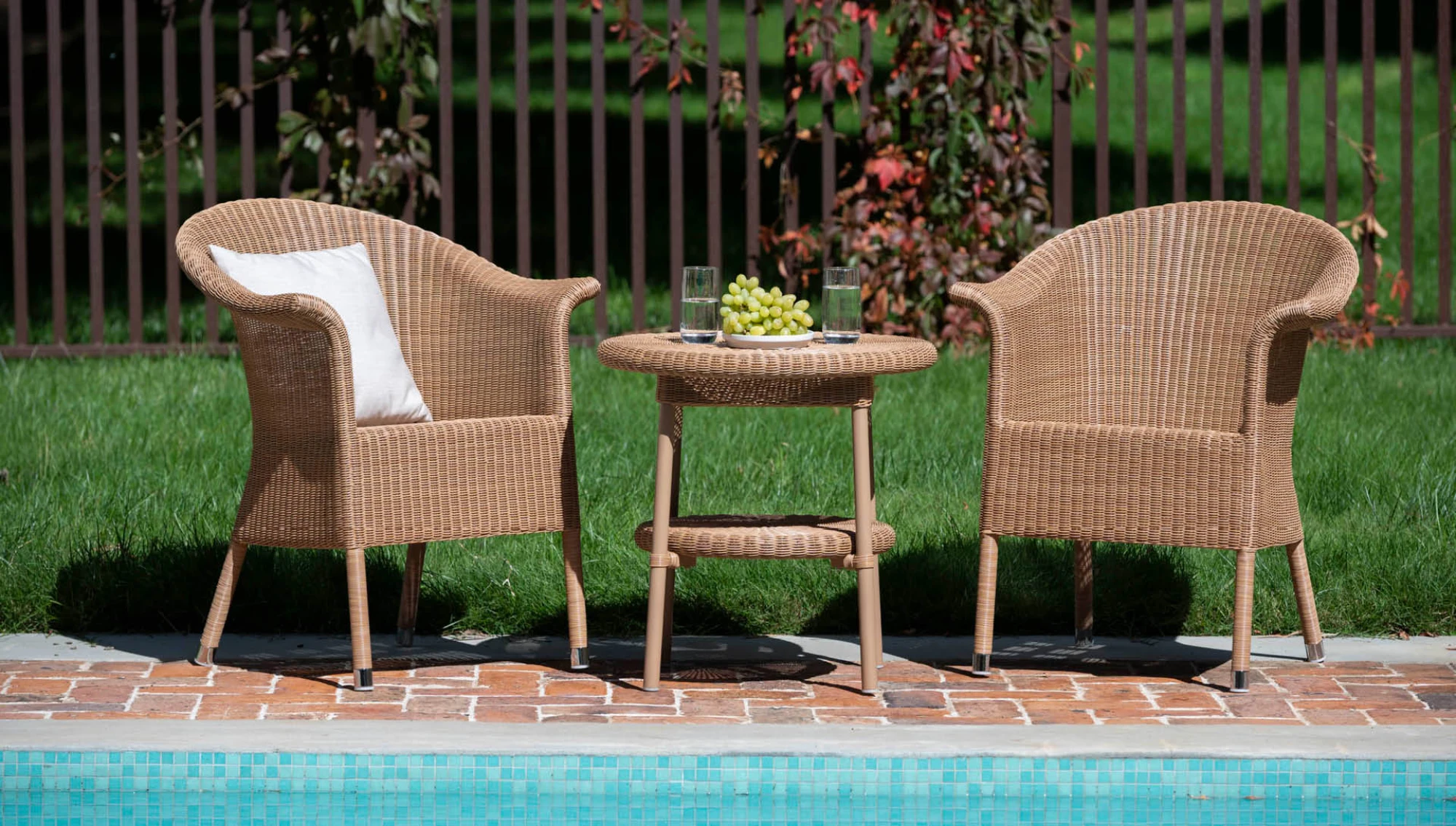 Cotswold_Kenzo_DiningTable_header_1930x1090