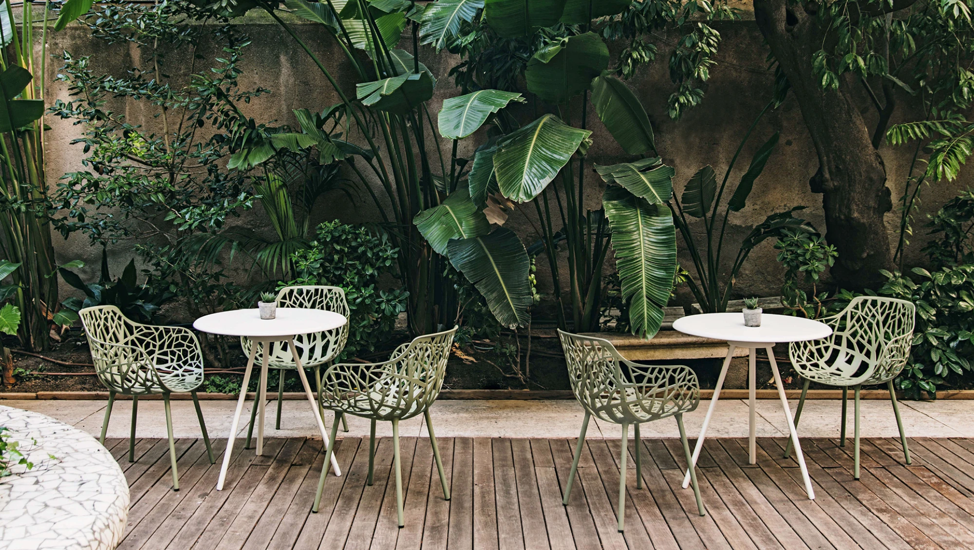 Fast_ForestArmchair_header_1930x1090
