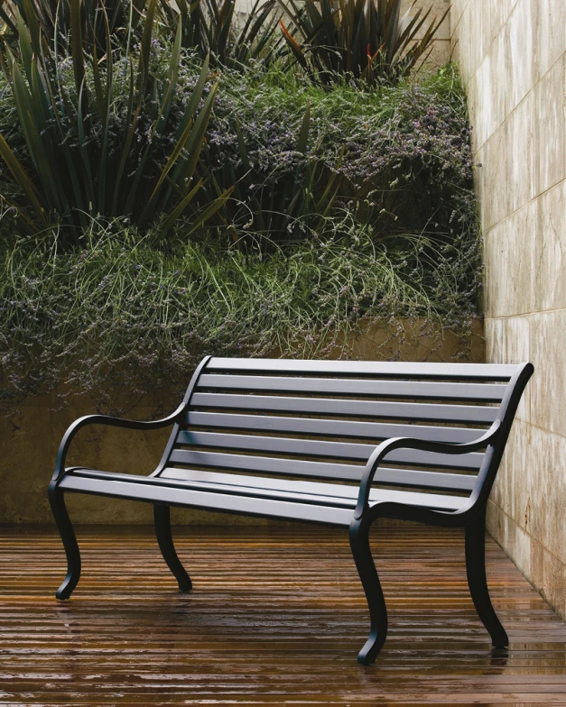 fast_Oasi3seaterbench_main_800x1000