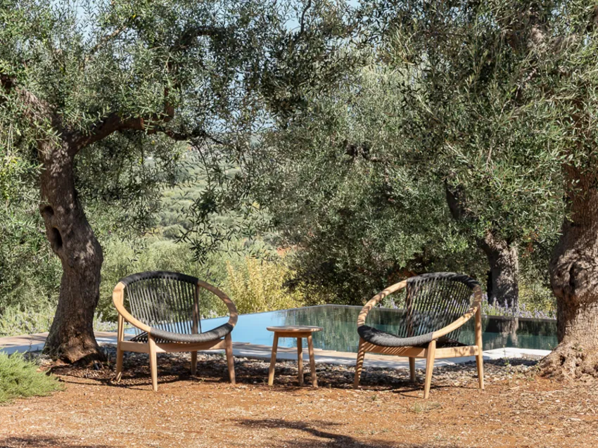 VincentSheppard_FridaLoungeChair_AntonSideTable_A3_300DPI_4x5