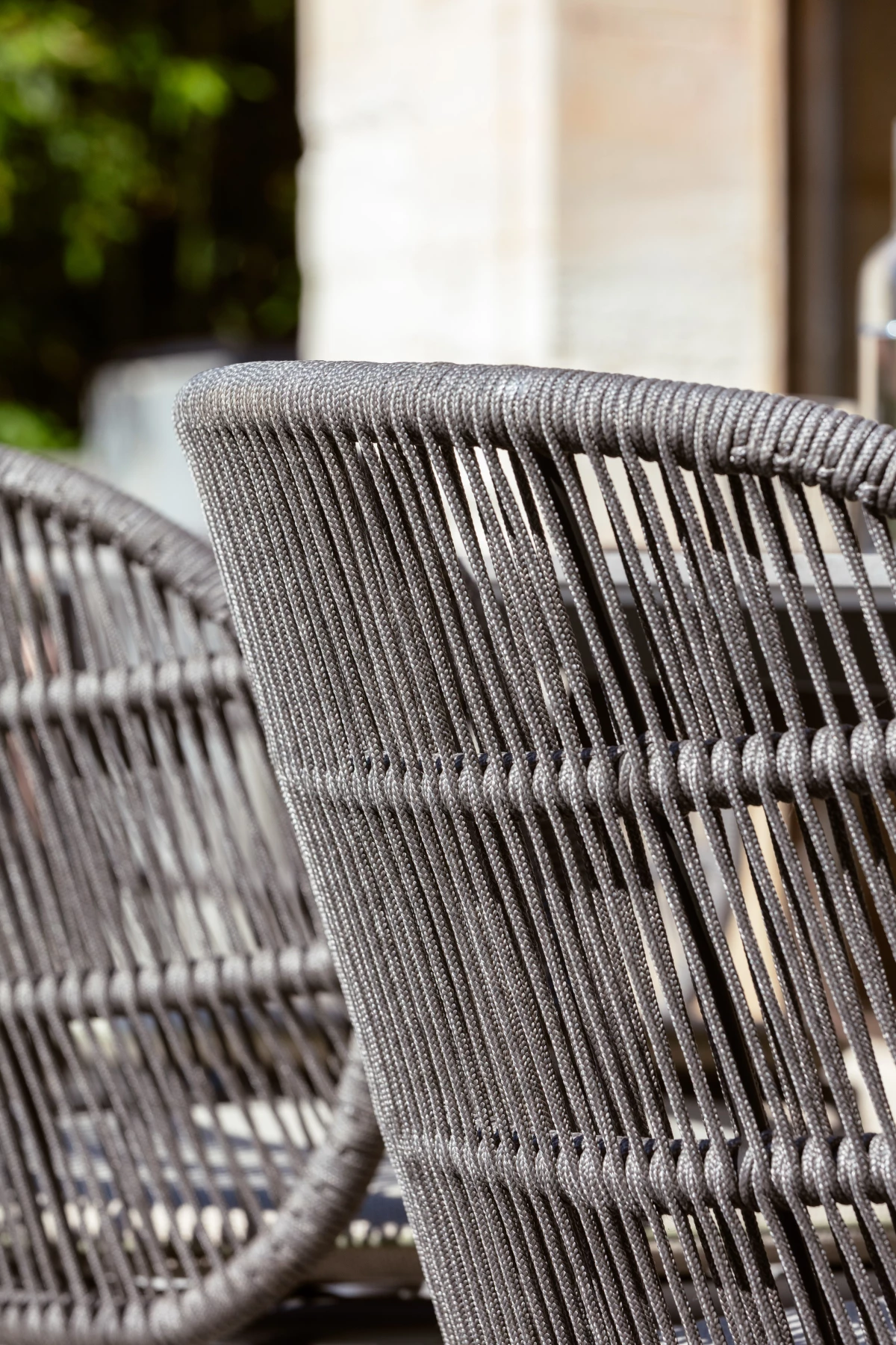 VincentSheppard_KodoDiningChairDetail_XL_HR